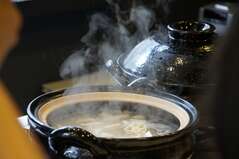 土鍋料理，溫醇厚實。