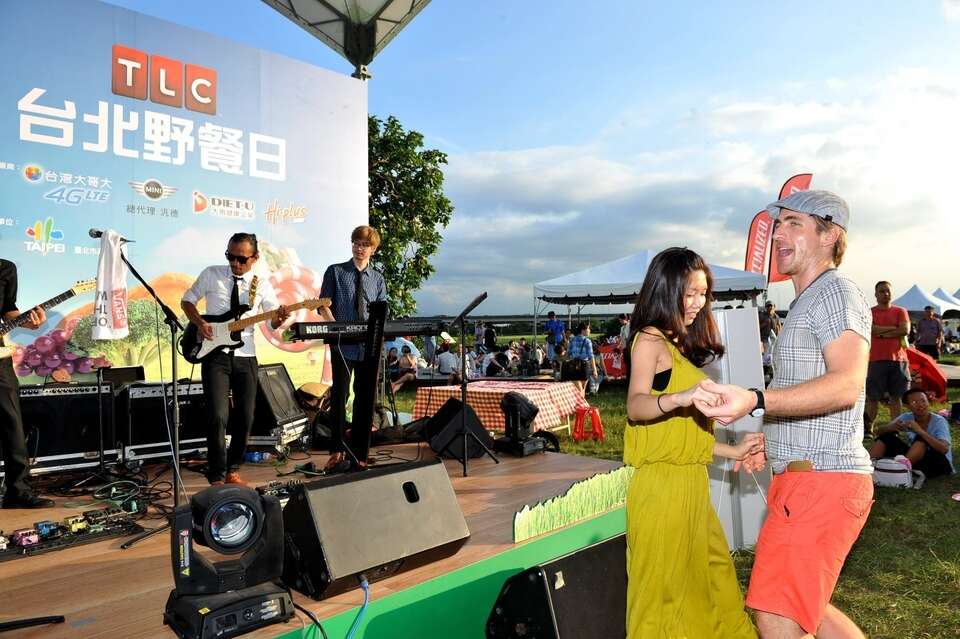 舞台表演毫不冷場