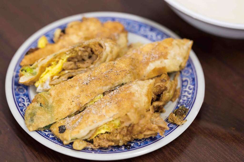 【 杨智仁 】台北市大龙峒--重庆豆浆程( 炸蛋饼 ).jpg