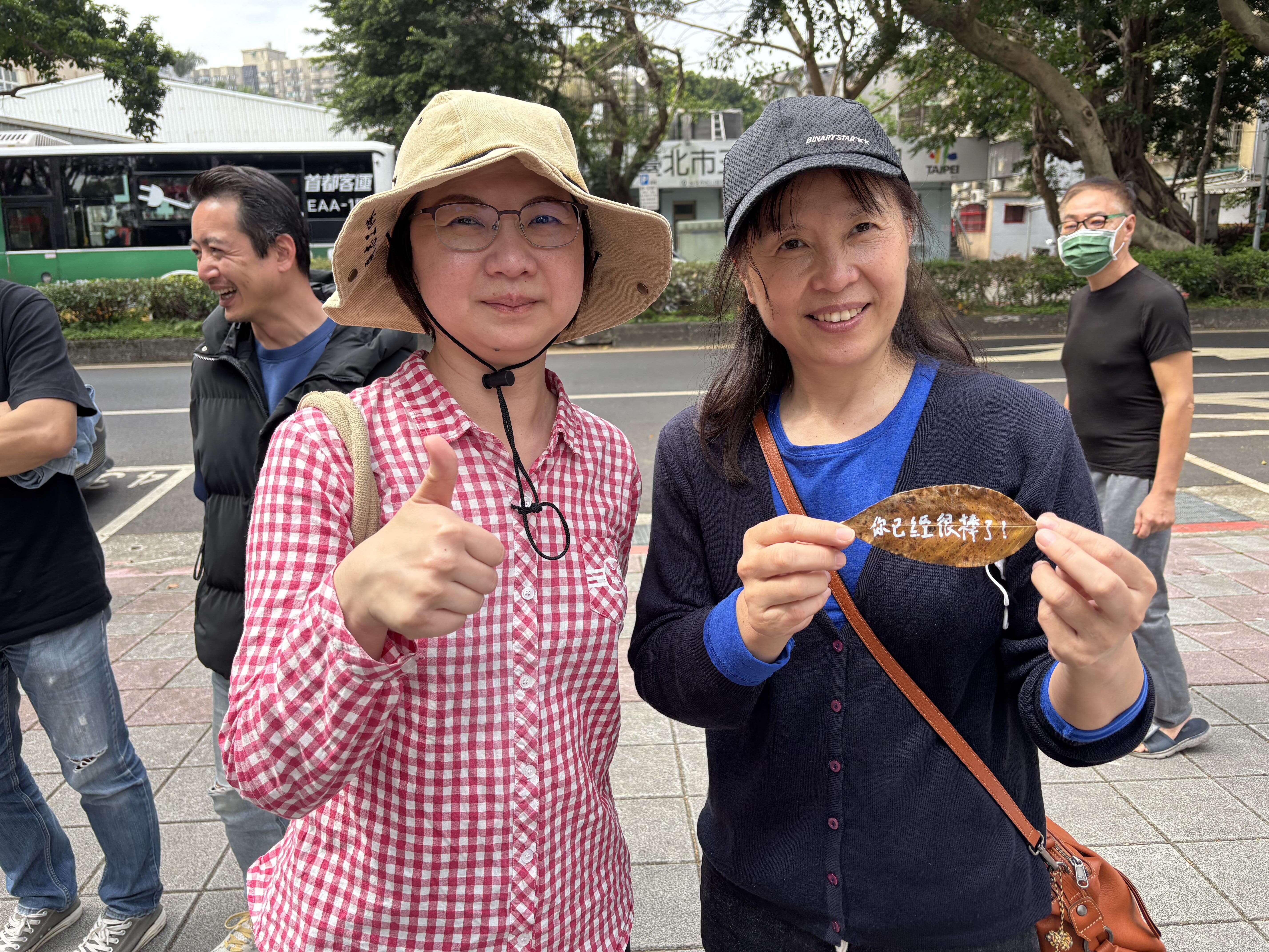 新益里王敏茹里长热情参与工作坊活动(图片来源：台北市政府工务局公园路灯工程管理处)