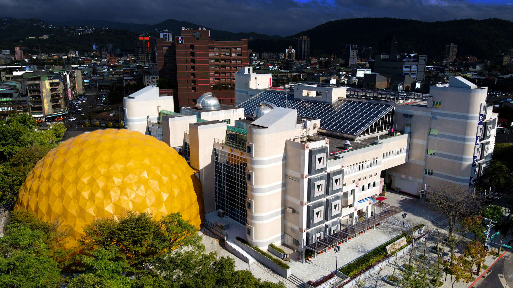 臺北市立天文科學教育館(圖片來源：臺北天文館 推廣組 解說員 梁峰榮)