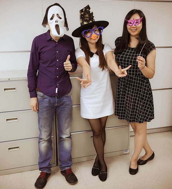 Trick or treat！「假鬼假怪」拿車票！「台北捷運捷客粉絲團」─歡度萬聖節 FB照片大募集 10/24~10/31在活動頁面分享搞怪照 就送捷運一日票！