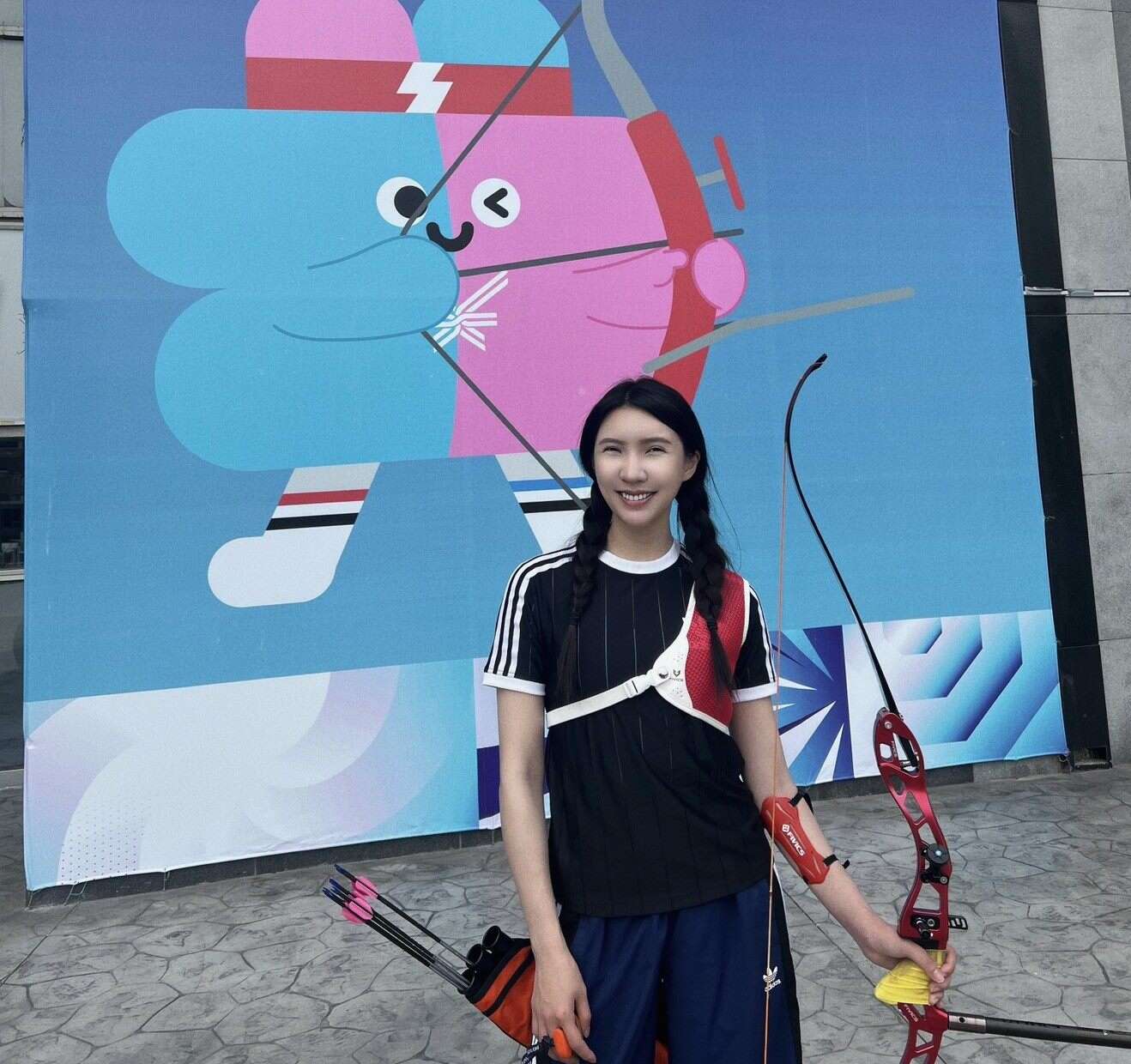藝人選手田依甯備戰反曲弓箭項目(圖片來源：臺北市政府觀光傳播局)