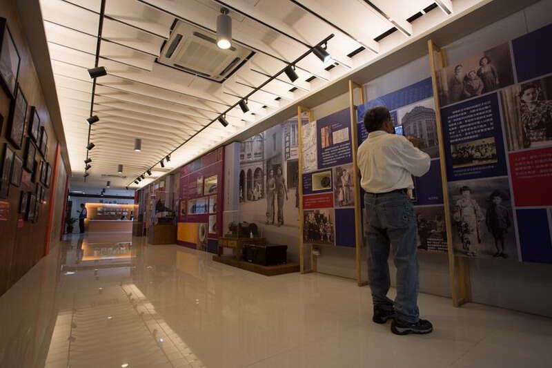 照片3 西本愿寺广场-本堂台基整修後作为办公室及展览空间