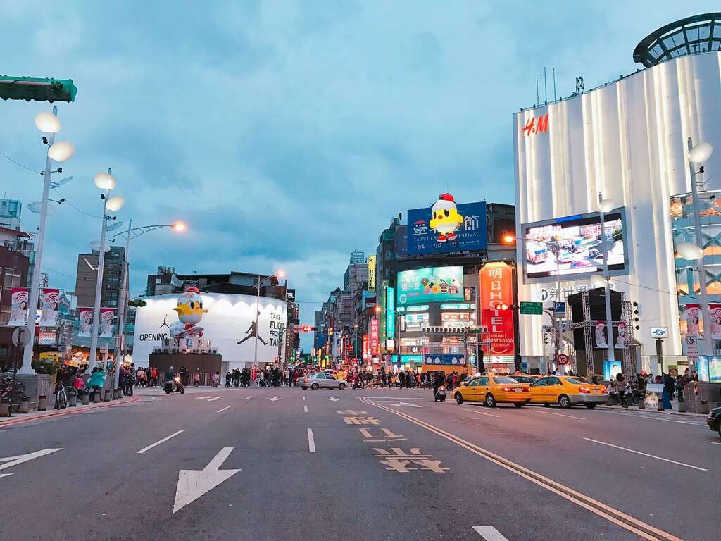 小奇雞家族即將佔領西門町街道