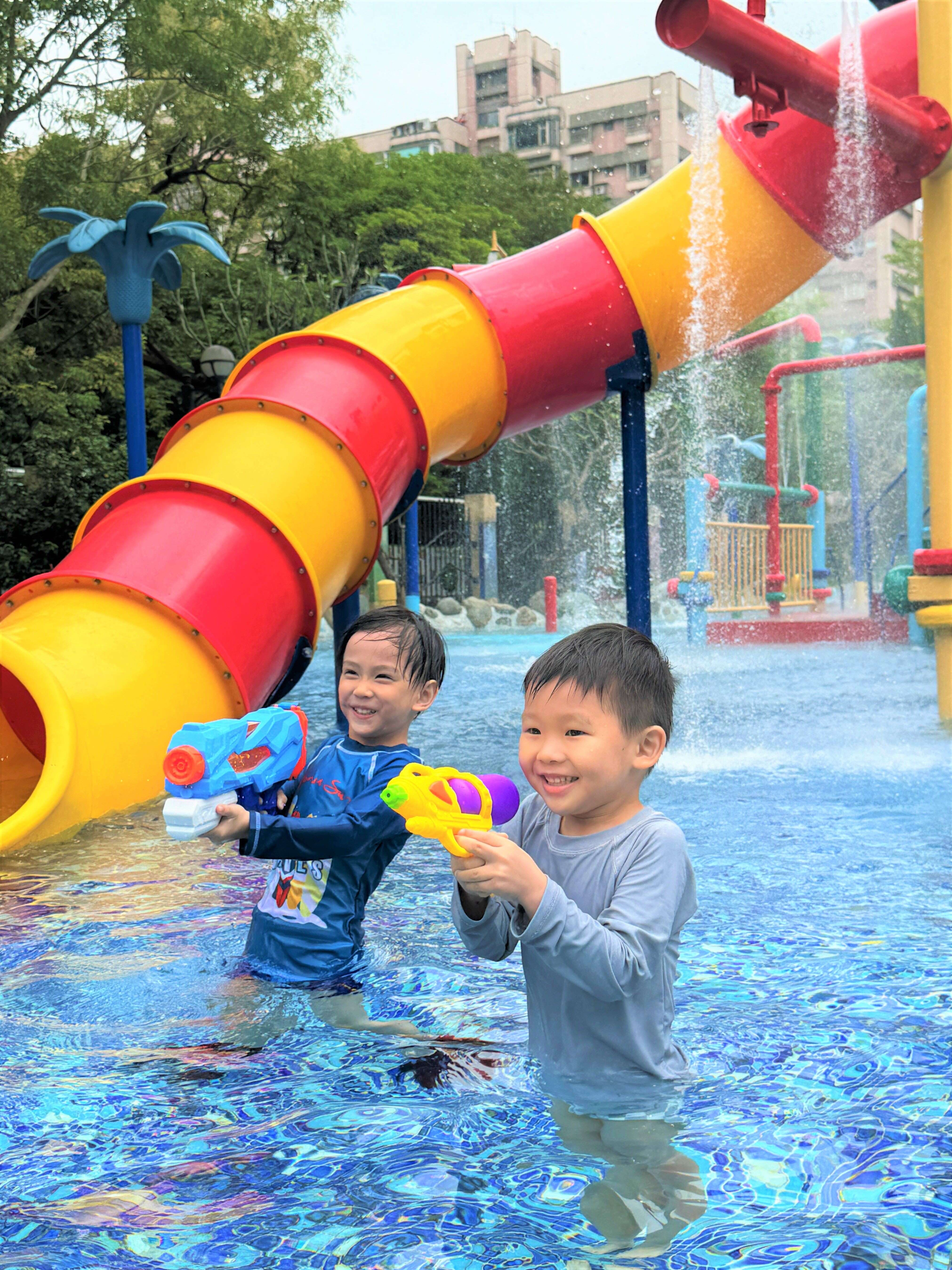 水乡庭园水深40-60公分，适合3-12岁小孩玩水(图片来源：台北自来水事业处)