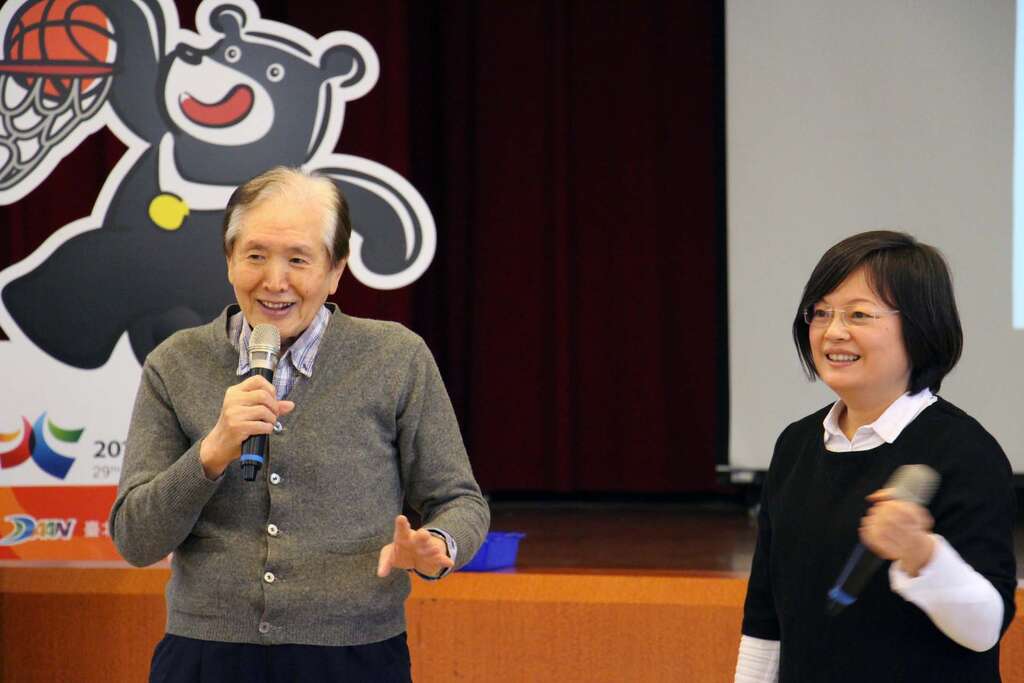 图4.果陀人员引导长者分享生命故事