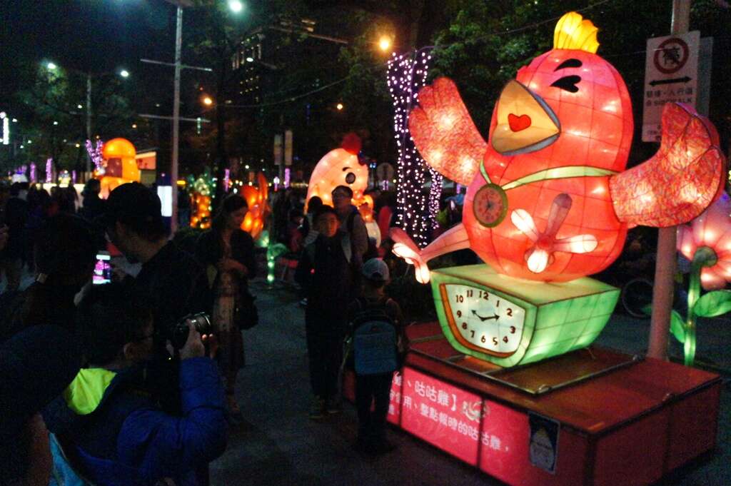国宝级灯艺师陈祖荣老师之作品「五德鸡」