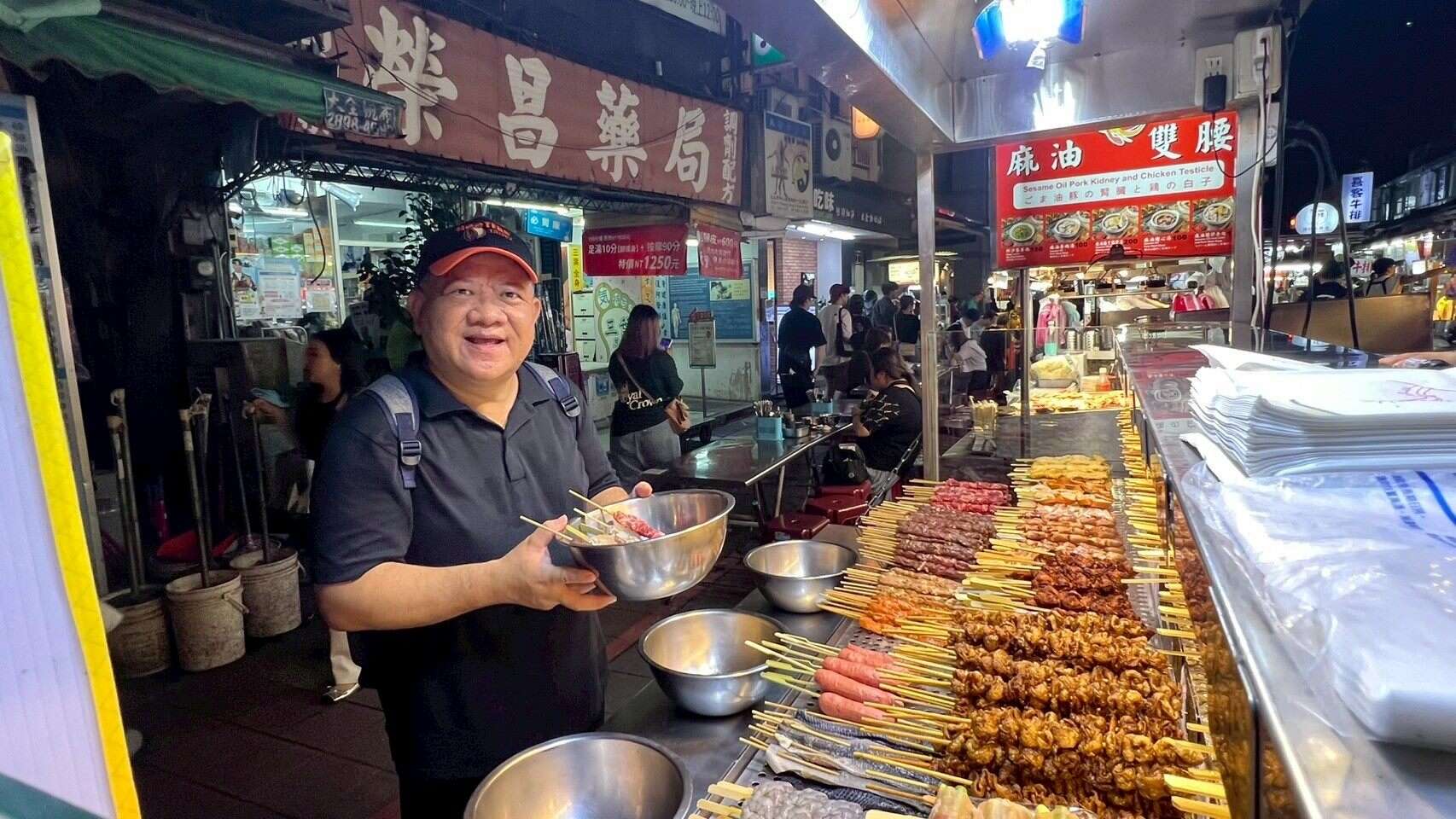 「肉在疯狂」让猫大爷连等待现烤时都充满乐趣(图片来源：台北市市场处)