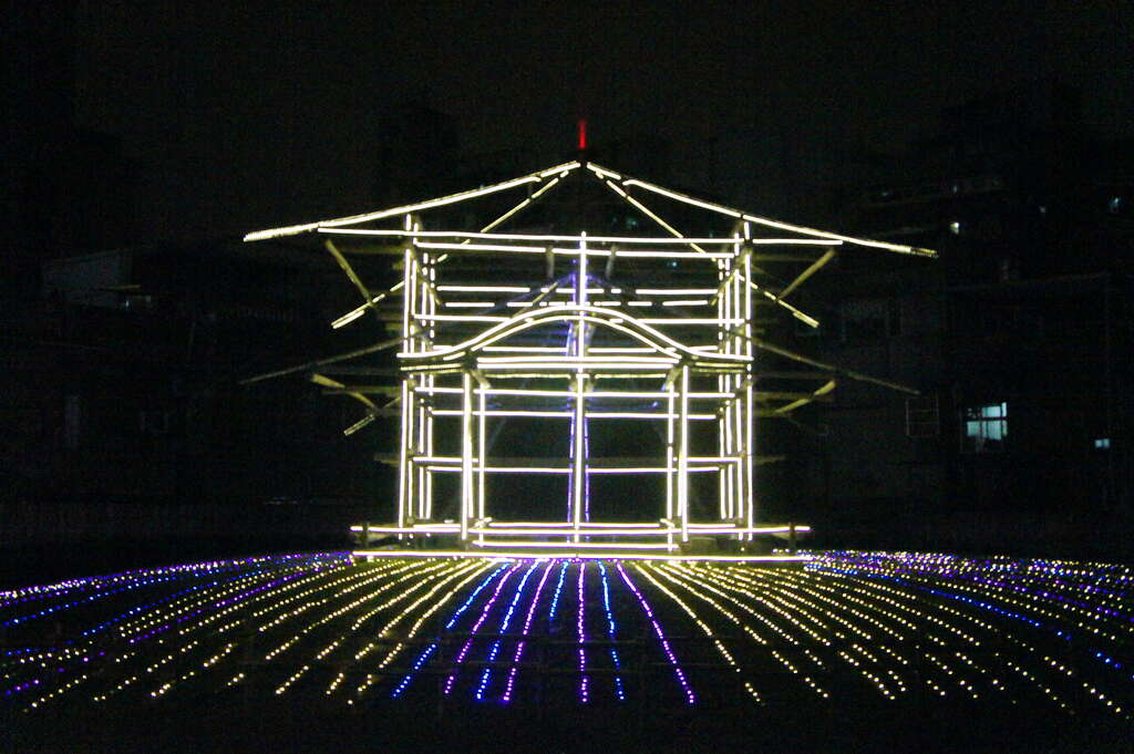 Long-gone Nishi Hongan-ji Temple Restored in light art