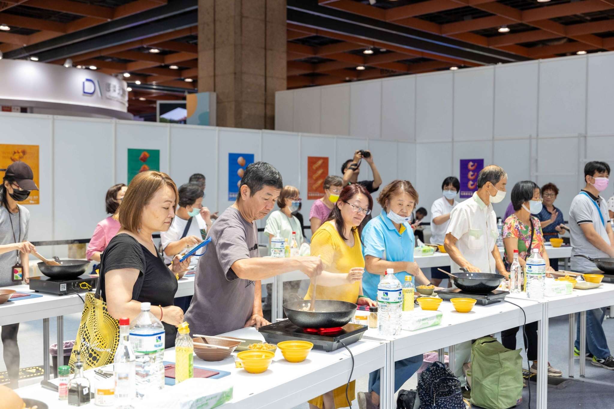 台灣美食展不僅可以品嘗各地美食，還可以參與廚藝教室及美食講座等活動。