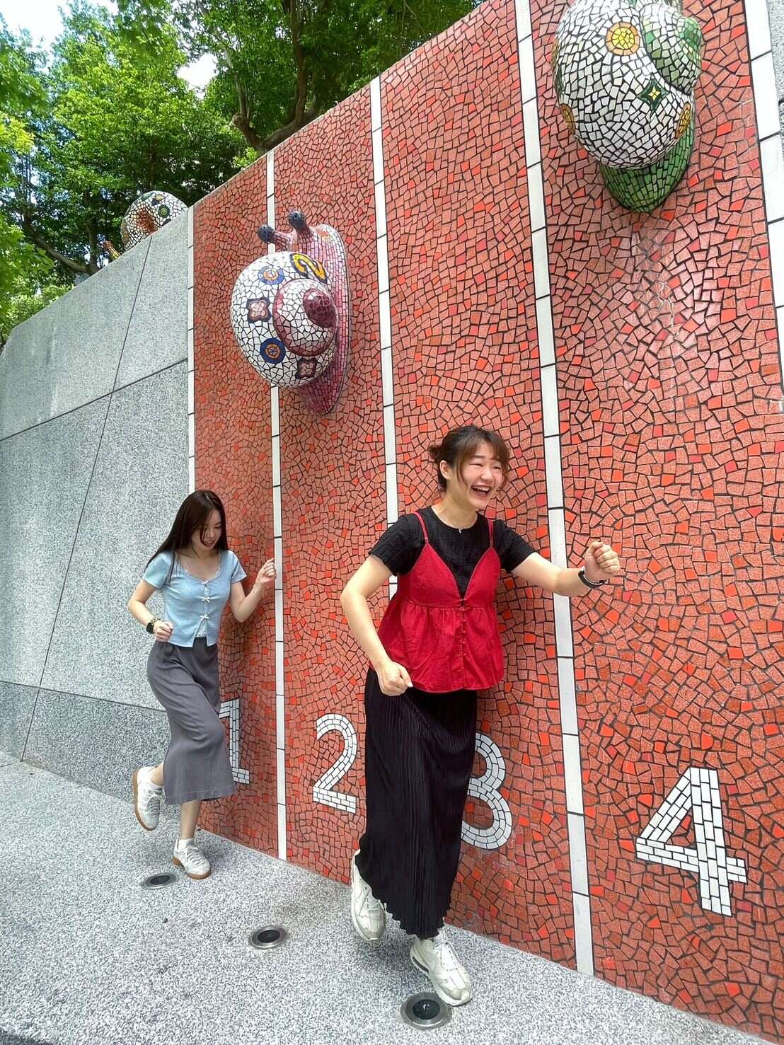 心中山公共藝術「天生我材必有用」蝸牛賽道(圖片來源：臺北大眾捷運股份有限公司)