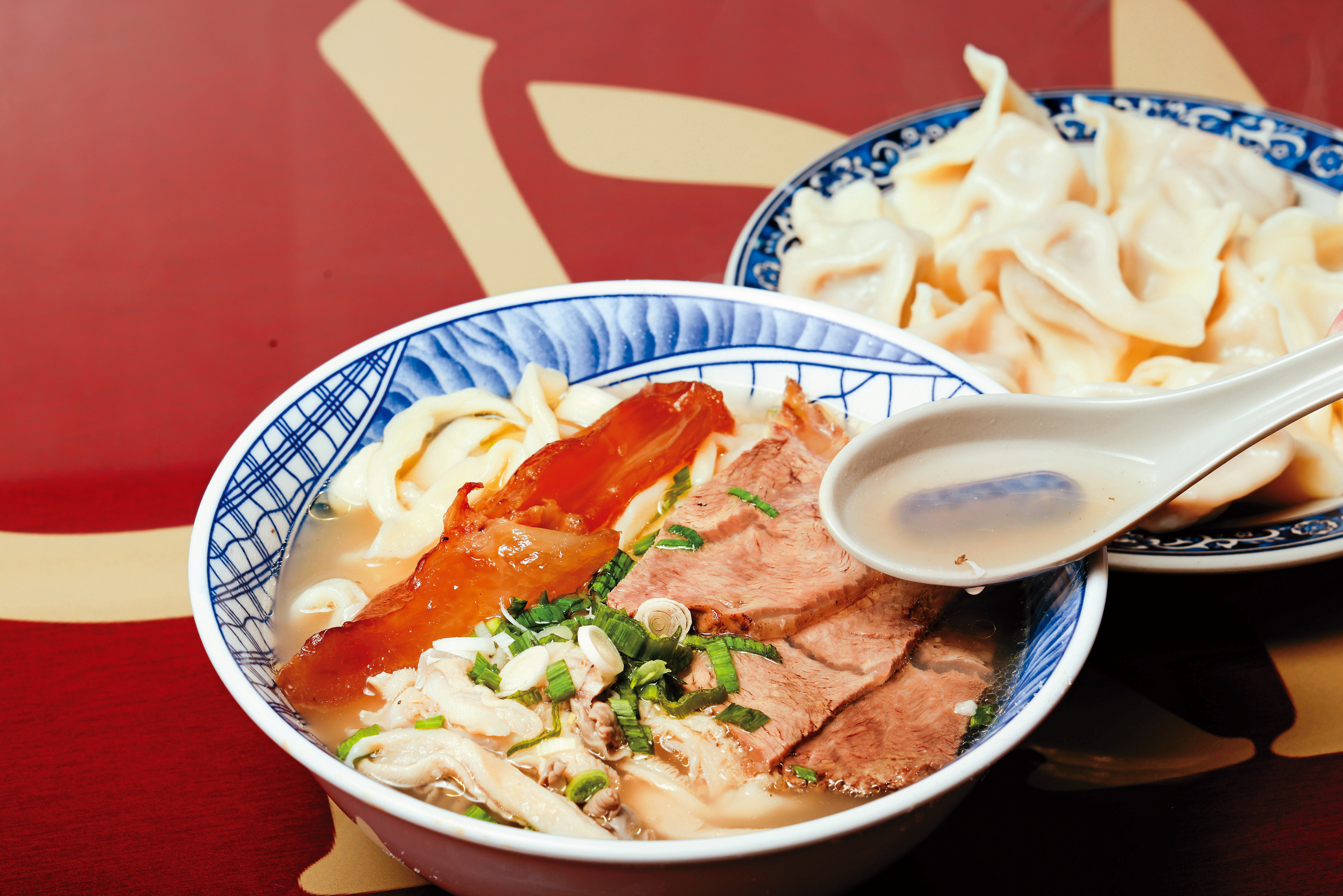 3 「清真黃牛肉麵館」的清燉牛肉麵是在台北飄香多年的清真美食。