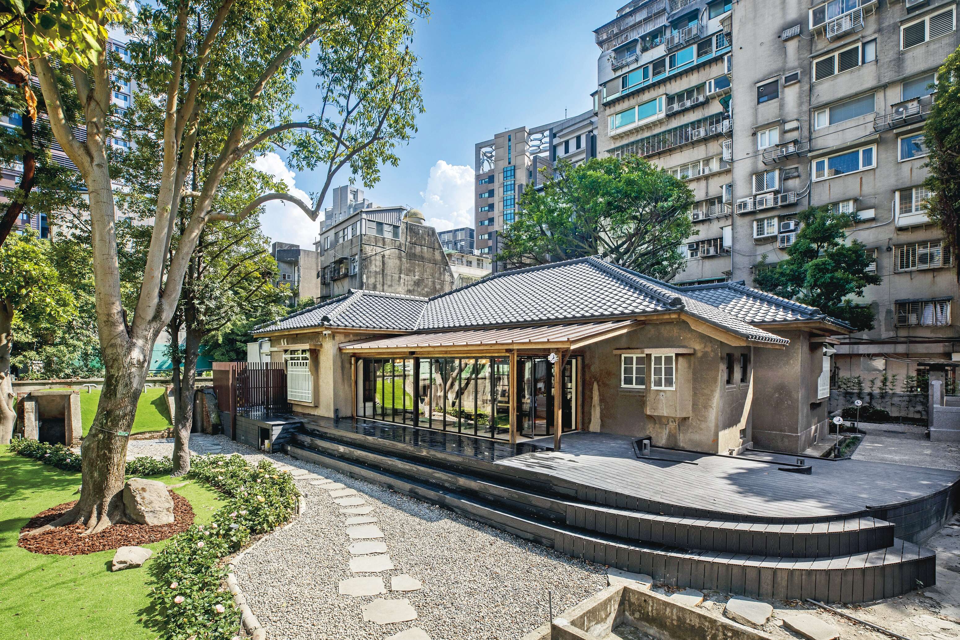 P14-17老屋活化-2 劉青和故居修復後呈現原本和洋折衷的建築樣貌。