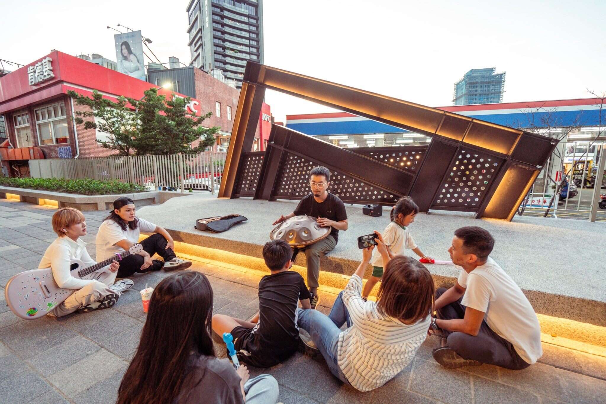 姿艺剧场：适合小型表演的温馨空间。 （图片来源：台北市政府工务局公园路灯工程管理处）