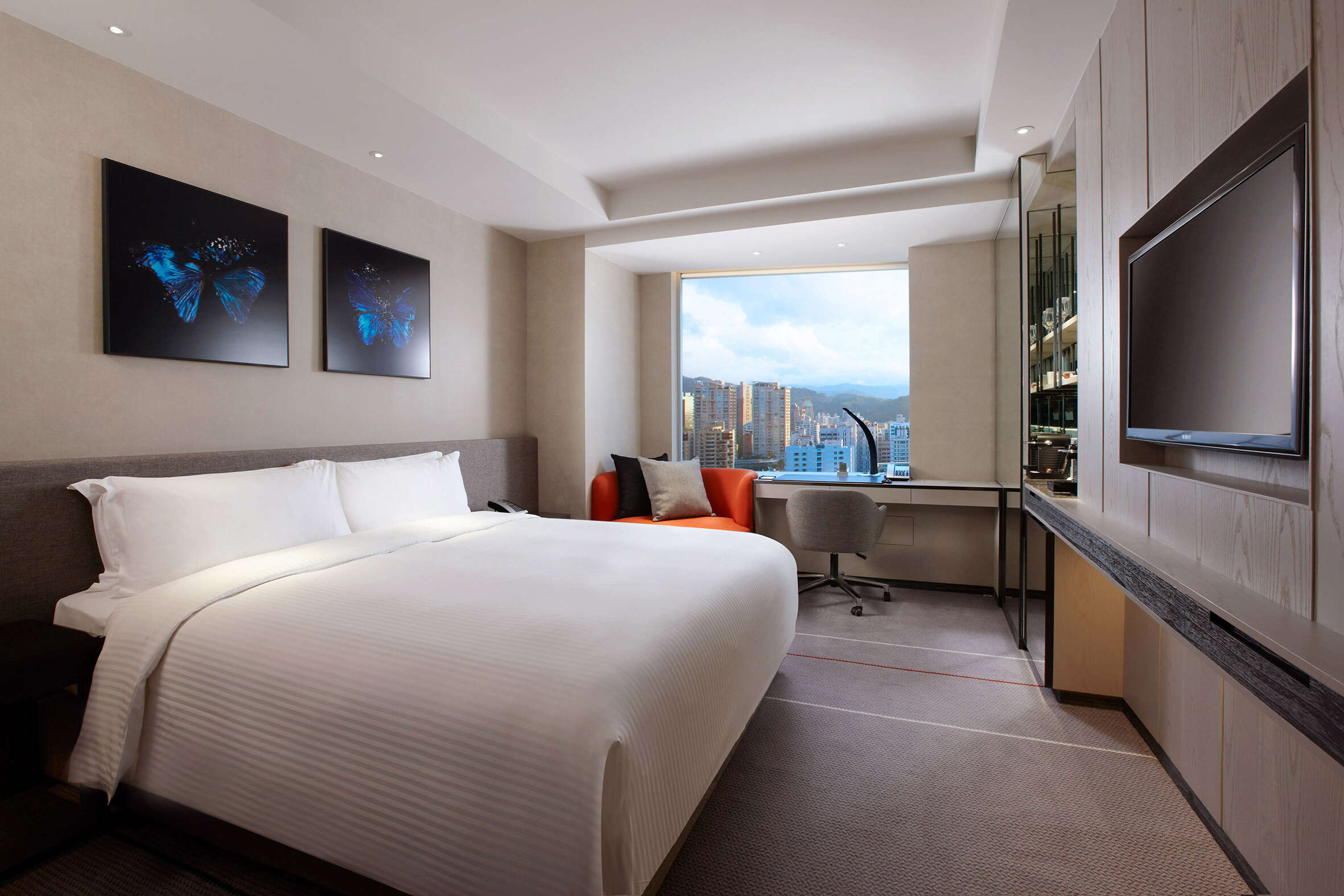 豪华客房一大床 DELUXE ROOM KING。(台北艾丽酒店提供)
