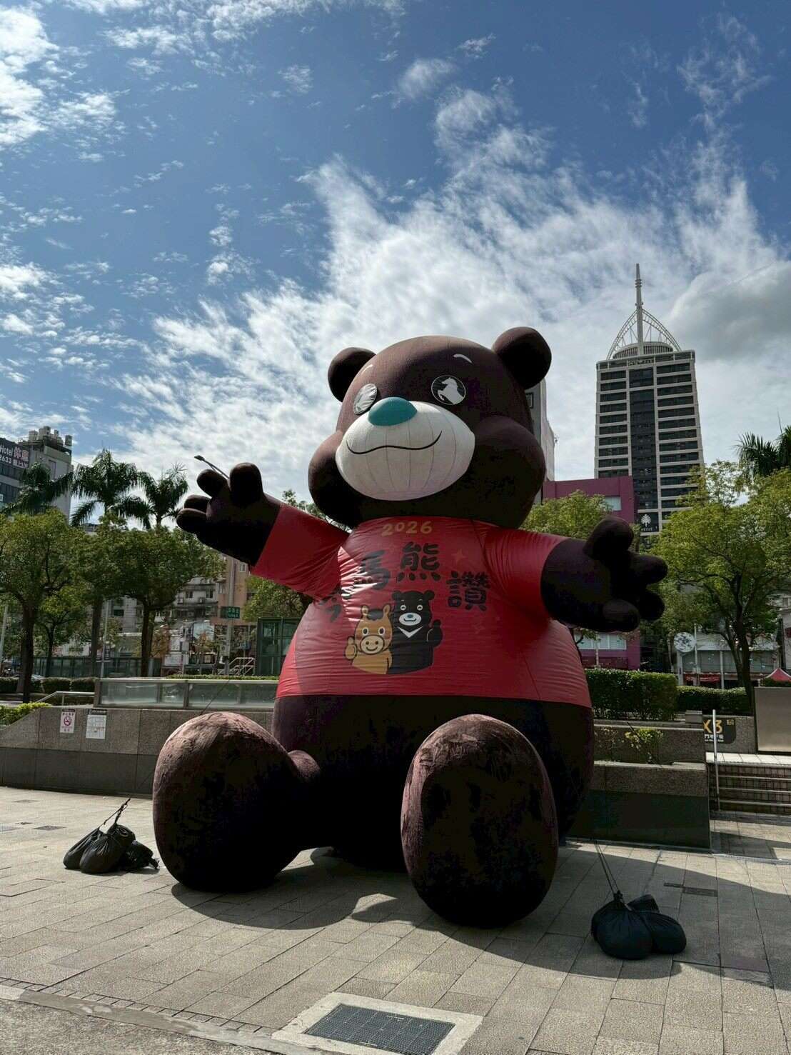 西门展区熊赞气偶特别以马年造型亮相（图片来源：台北市政府观光传播局）