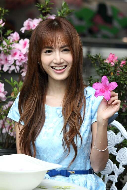 Embrace Happiness Surrounded by Azalea Blossoms Taipei City Azalea Festival in Full Swing Enjoy Spring Outings, Flower Watching, Picnicking, Music and Literacy