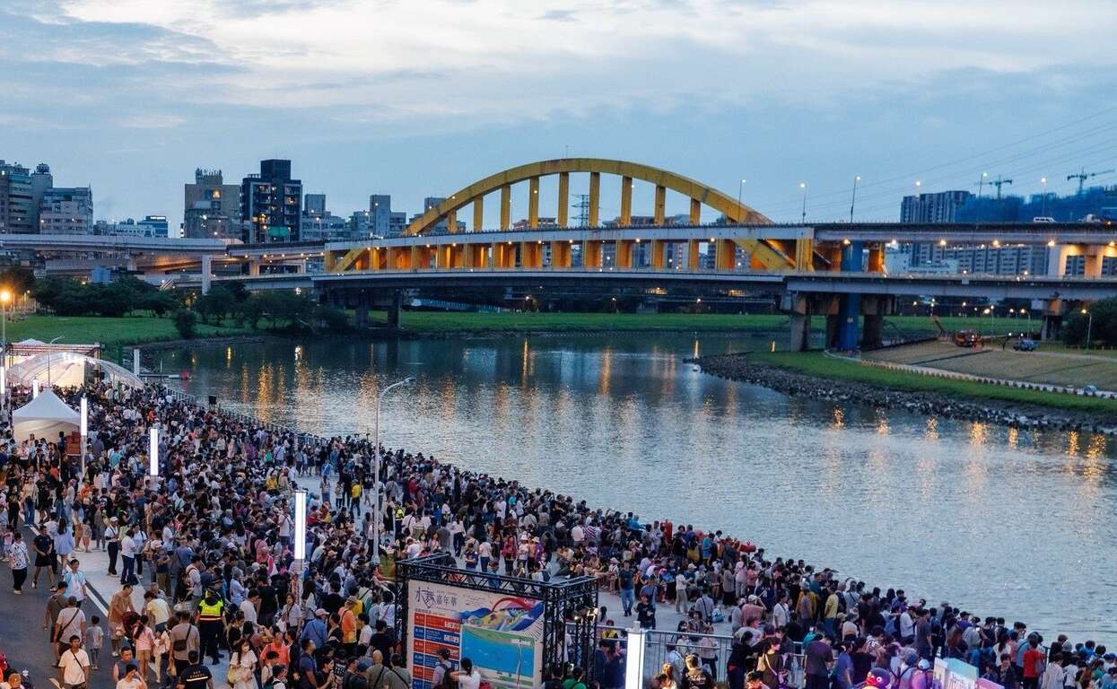 「2026台北水舞カーニバル」水と炎の初共演で開幕！
