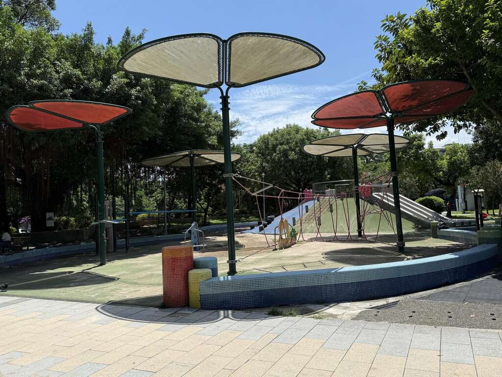榮星花園公園遊戲場是臺北市第一座兒童參與設計的遊戲場。（圖片來源：臺北市政府工務局公園路燈工程管理處）