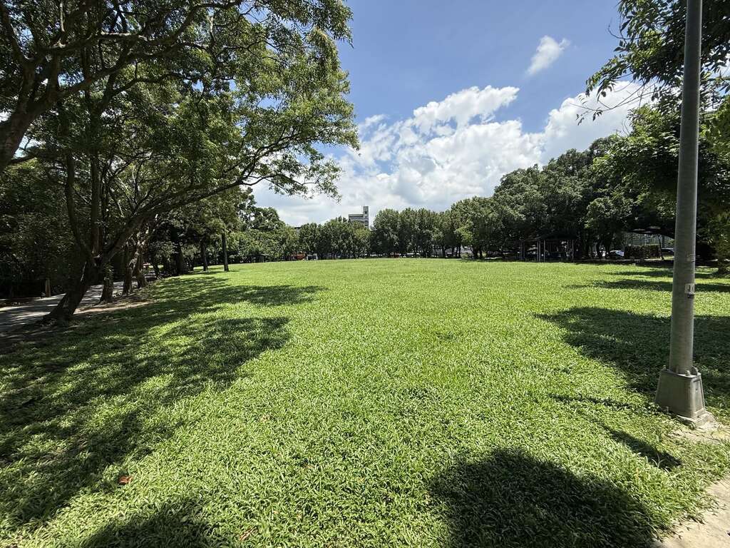 From European-Style Garden to Ecological Oasis — R