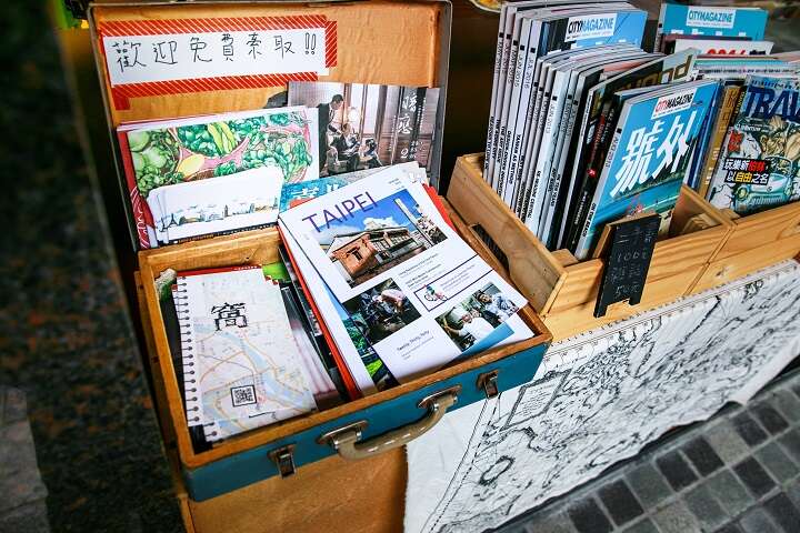 Special Interest Bookstores<br>Where Fans Find Just What They’re Looking For