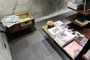 A Utopia for Bibliophiles<br> Reading in Old Houses