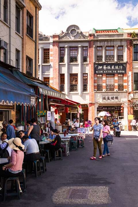 TAIPEI WINTER 2016 Vol.06　Unforgettable Food Tours – Dihua Street
