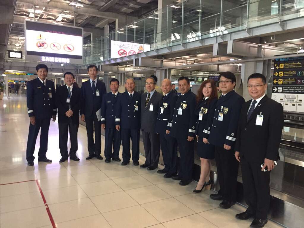 義警列隊歡迎柯市長