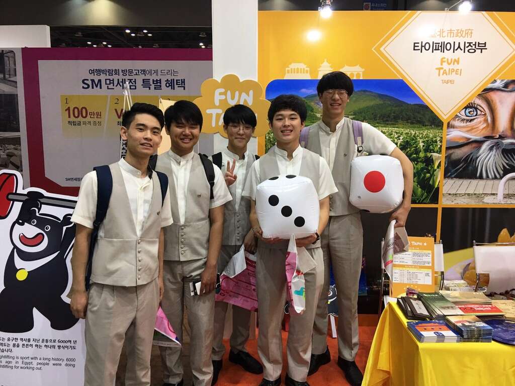 新啟用臺北雙層觀光巴士結合大富翁遊戲吸引韓客