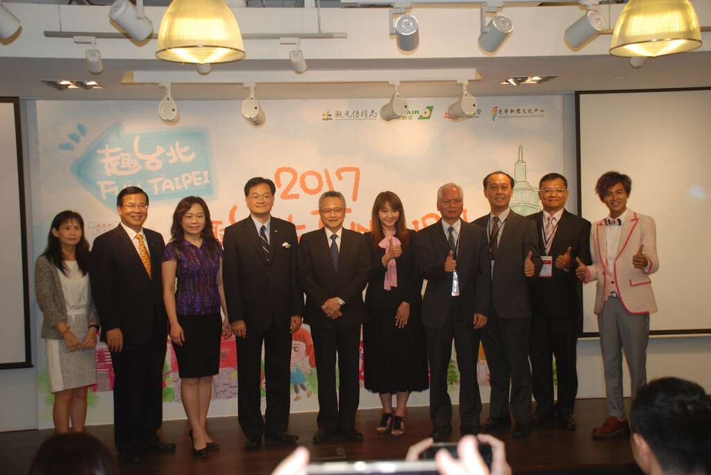 臺北市政府觀光傳播局長簡余晏與觀光旅遊業者在香港共同推廣臺北觀光