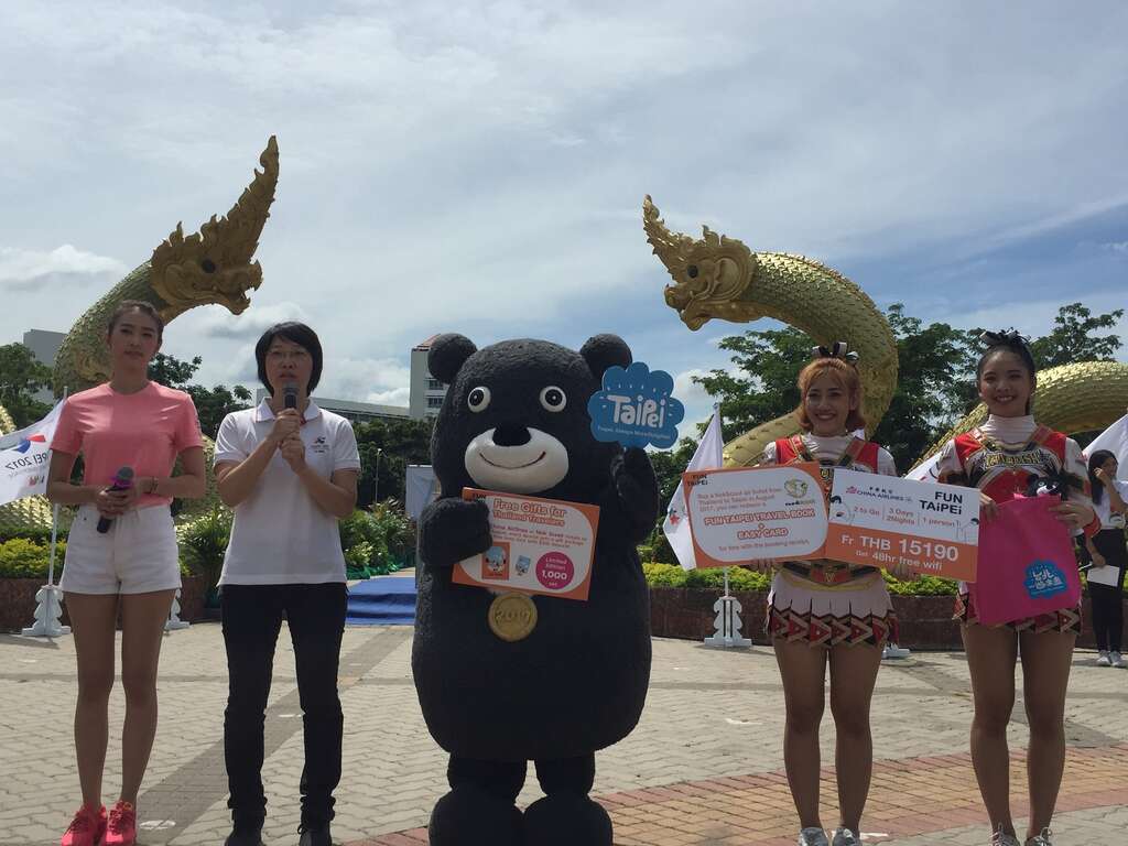 观光传播局主秘萧君杰与泰国小姐陈泰莉共同宣布「FUN TAIPEI世大运」超值旅游产品
