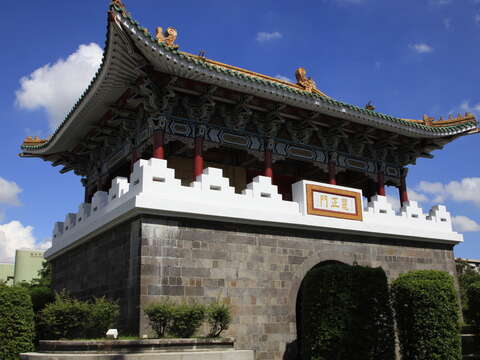 Taipei City Wall-South Gate (Lizheng Gate)