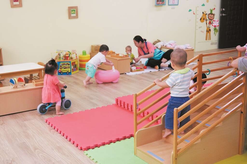 台北市政府用心打造優質的幼托服務網。