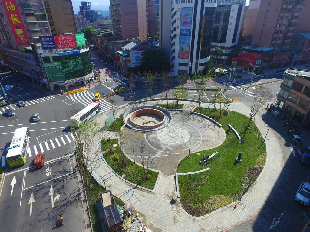 照片2.建成圆环鸟瞰图