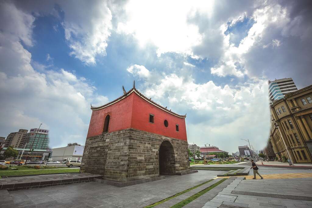台北畫刊106年9月第596期—歷史與記憶的重生與再造　北門X建成圓環　風華再現