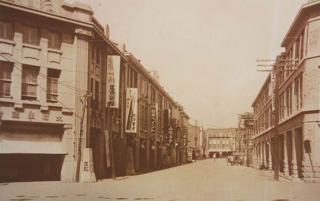 台北畫刊106年9月第596期—梳妝打扮　一次買齊　城中市場　台北城內的精品服飾商圈