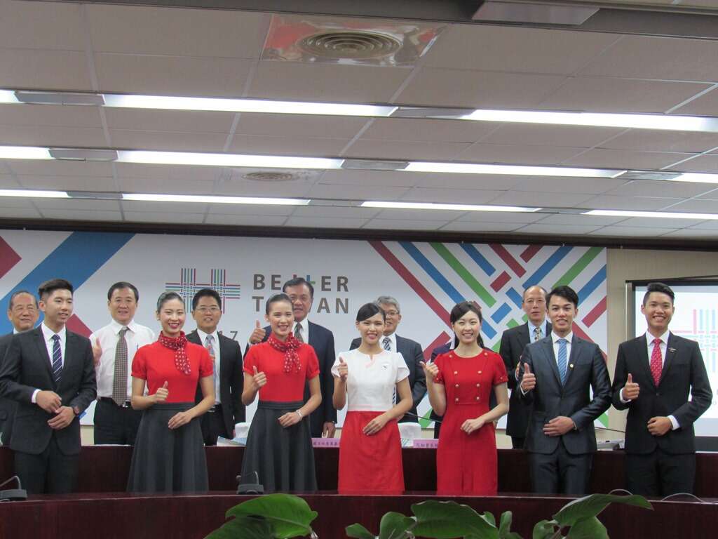 陈副市长与所有贵宾比赞，希望一起更好