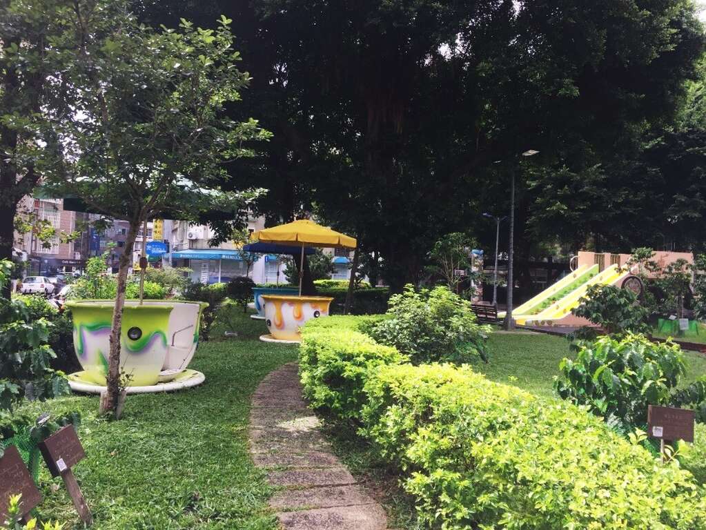 图7、整体改造後的复华公园生动活泼