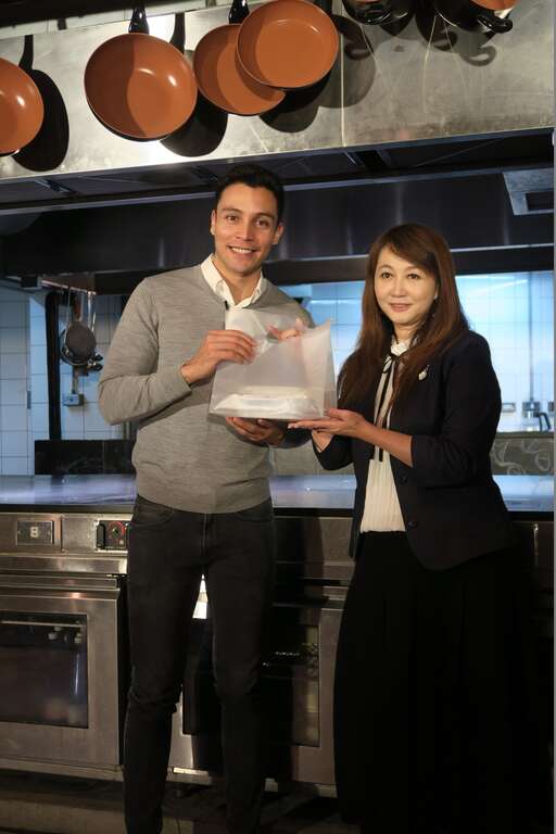 菲律宾免签开跑 北市端出「天菜」迎「宾」
