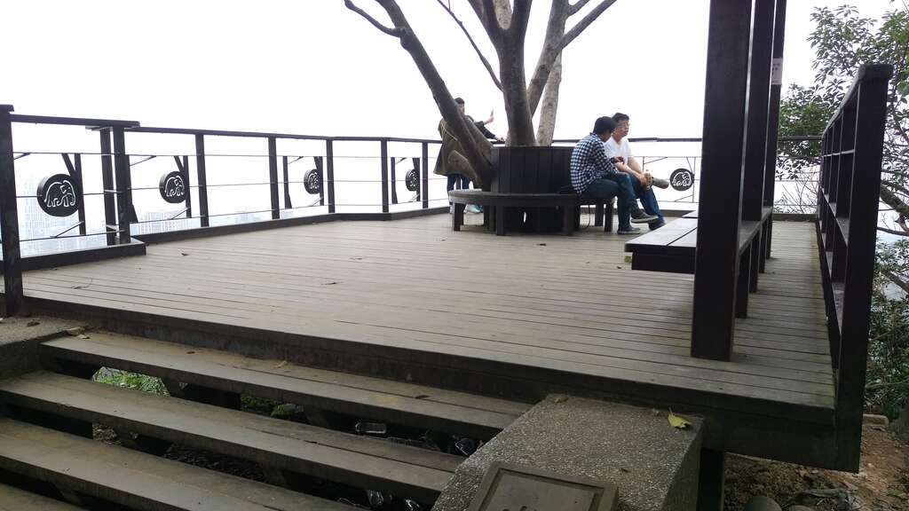 坐在攝影平台享受涼風讓人怡然自得。