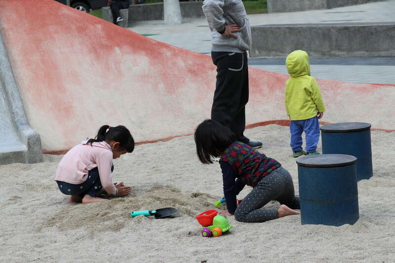 照片3：儿童游戏场小砂坑
