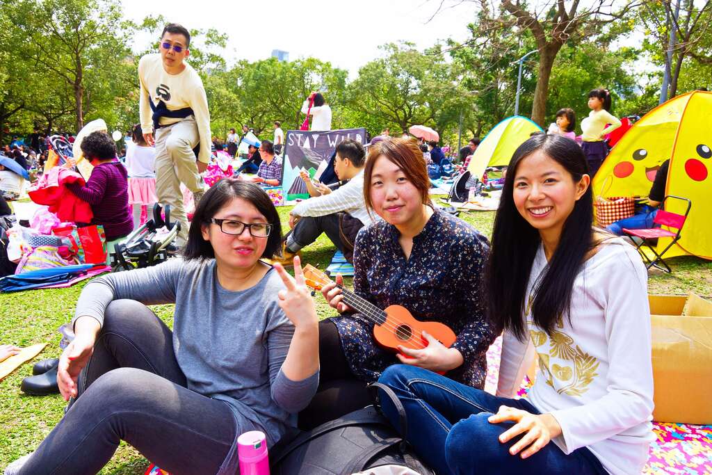 趁着春暖杜鹃花开，快揪亲朋好友来参加4月1日千人野餐音乐会，共度美好周末