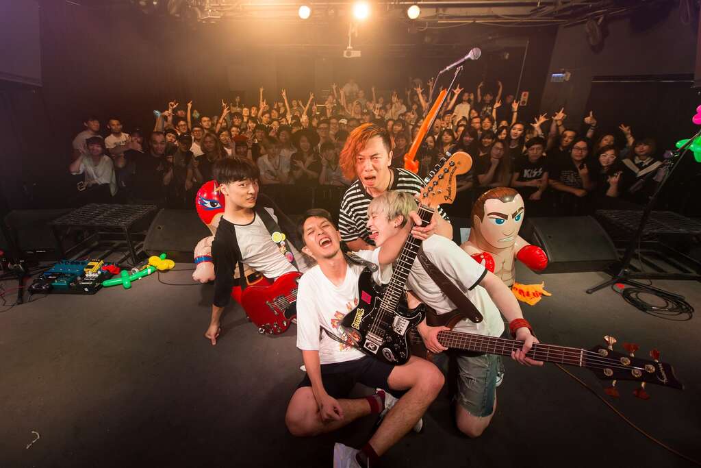 4月7日Simon、渣泥、粗大Band、黑鳶Milvus師大公園開唱！圖為粗大Band。